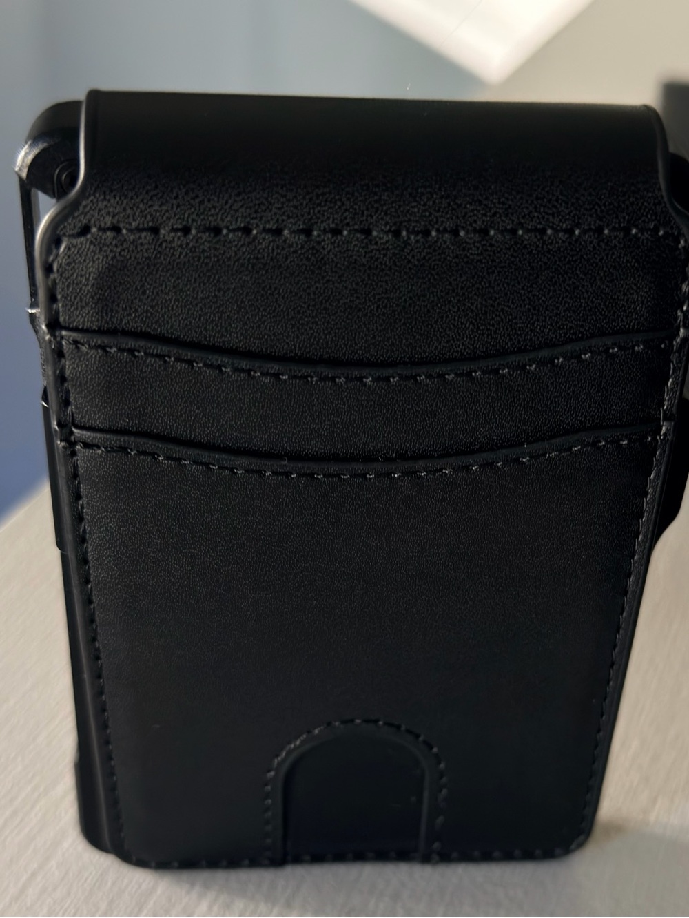RFID-blocking,Slim Black Cardholder Wallet with Money Clip & AirTag holder - Picture 5 of 9